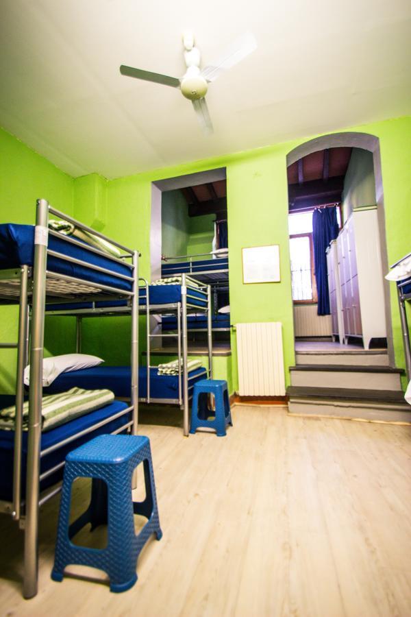 Cama en habitación compartida mixta de 10 camas